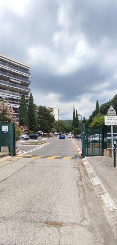Grand T2 Lumineux Et Climatise Avec Balcon Aix-en-Provence Exterior photo